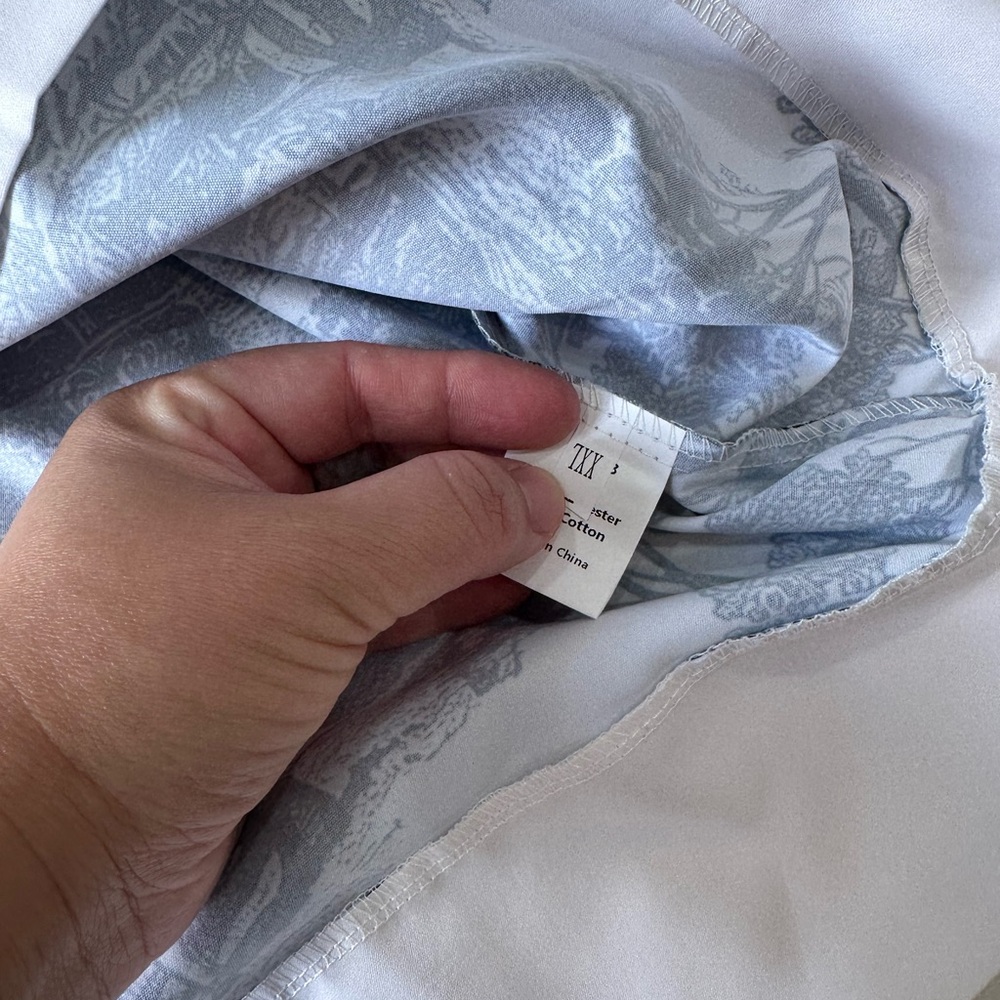 Chic Monochrome Women's Robe - Picture 7 of 11